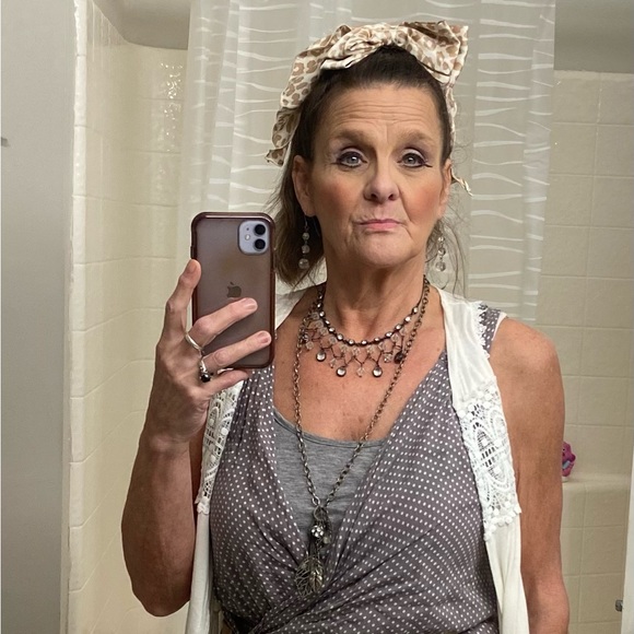 Meet your Posher, Terri - Picture 2 of 3